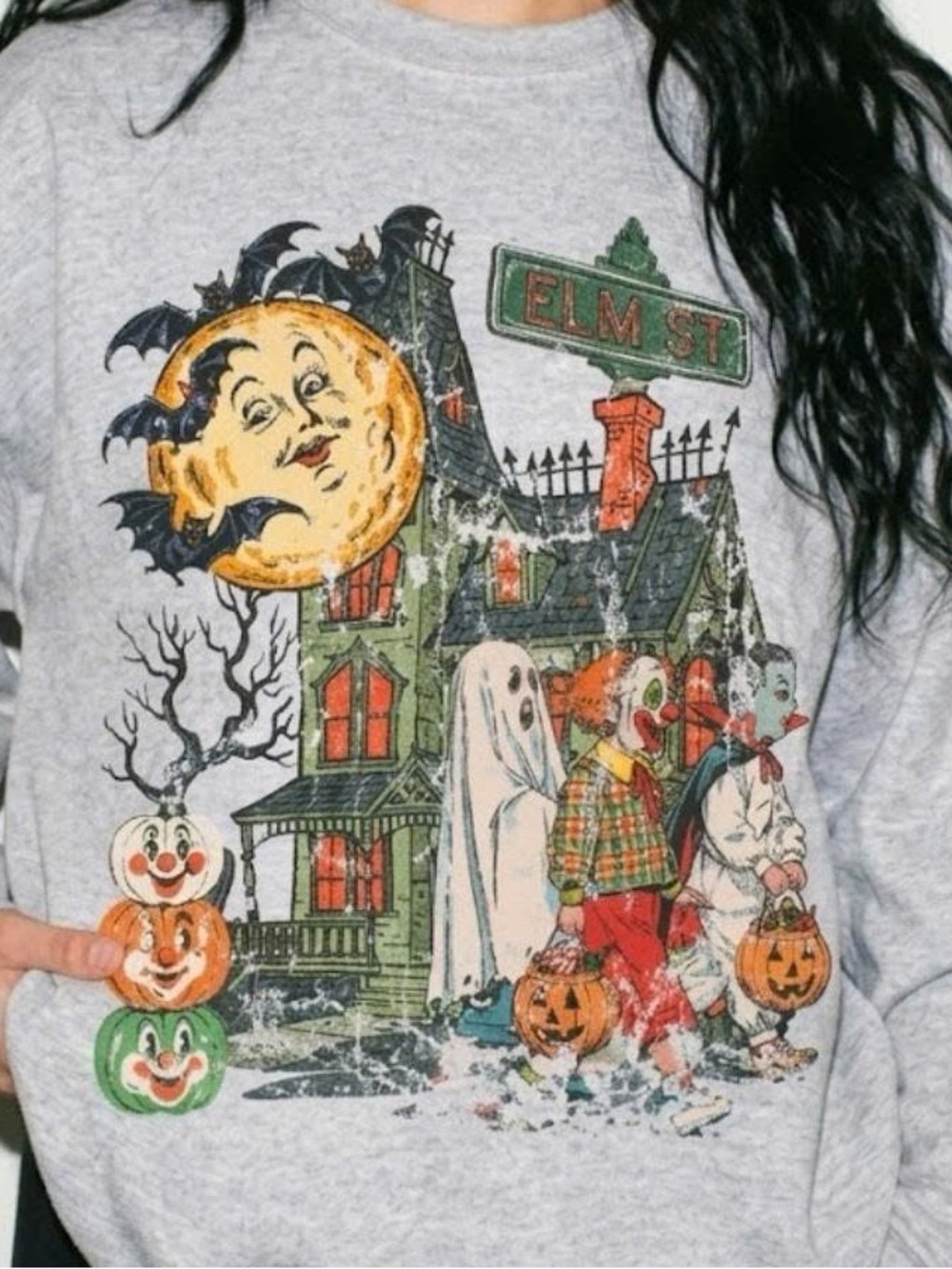 Vintage-Inspired Gray Halloween Graphic Sweatshirt - Women - Picture 3 of 3